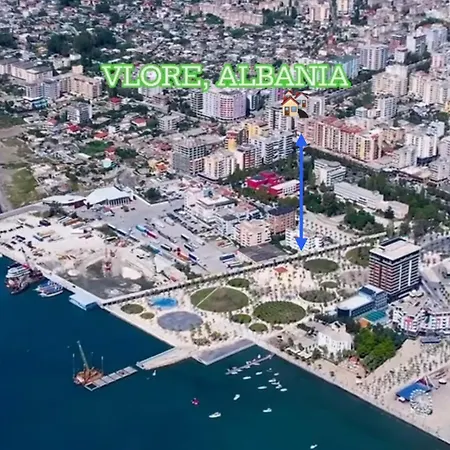 Lovely Place. Close To & Boulevard Apartament *