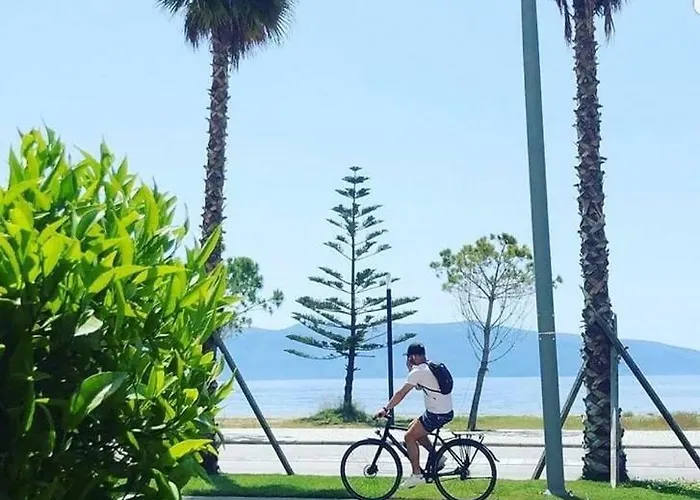 Lovely Place. Close To & Boulevard Apartament