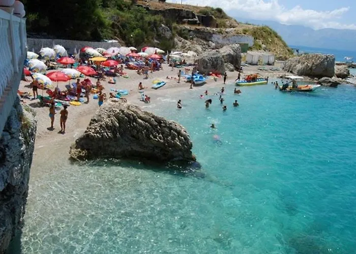 Lovely Place. Close To & Boulevard Apartament