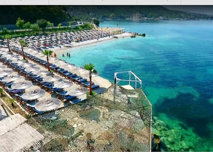 Lovely Place. Close To & Boulevard Apartament *